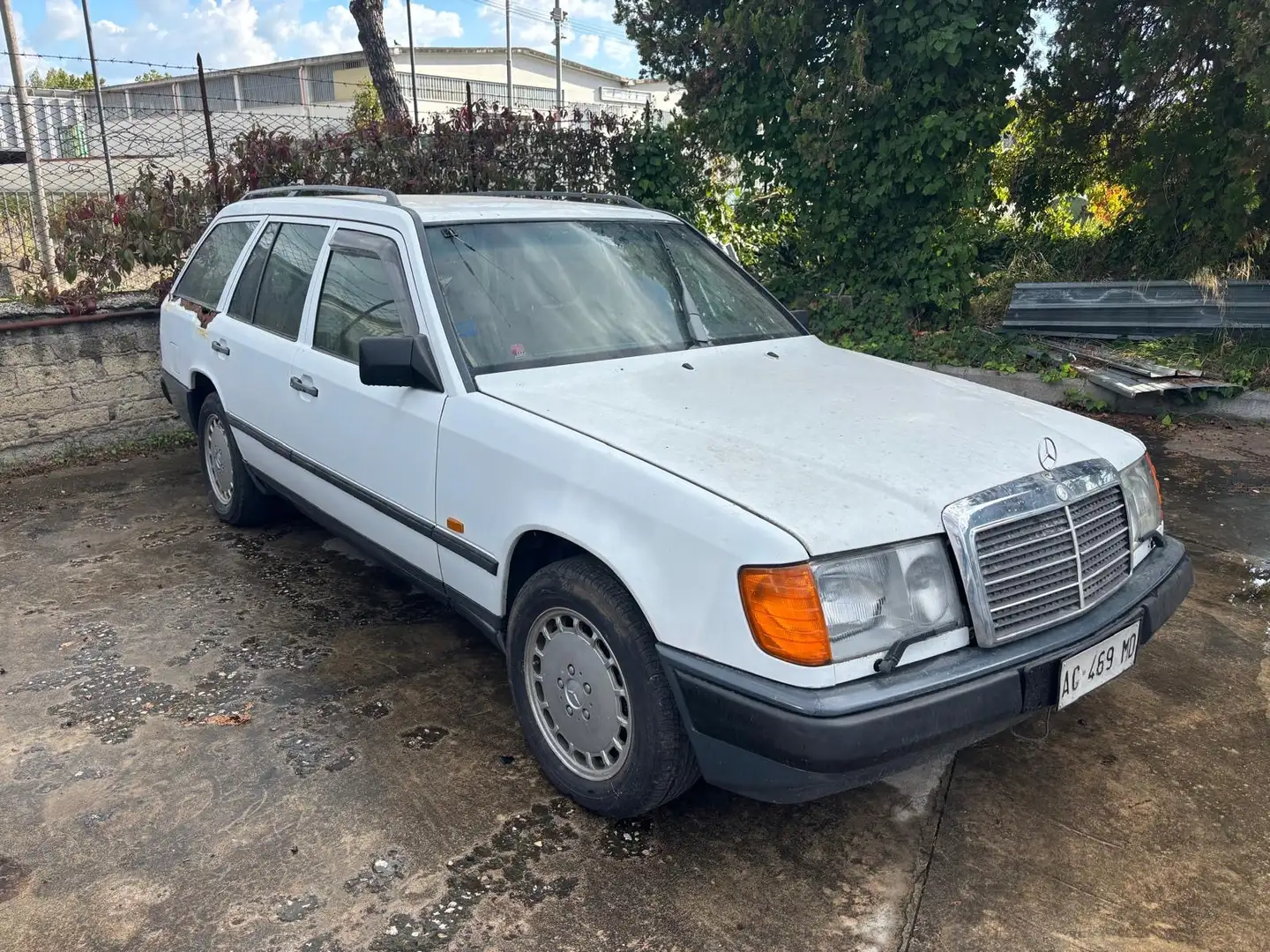 Mercedes-Benz 300 TE Bianco - 2