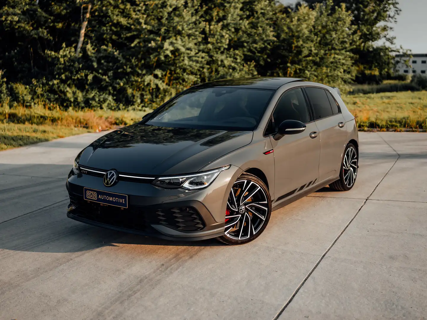 Volkswagen Golf GTI 2.0 TSI Clubsport OPF DSG Grijs - 1