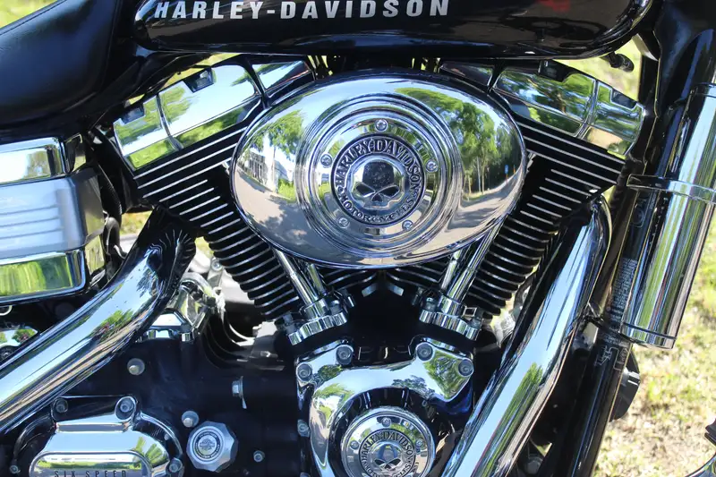 Harley-Davidson Dyna Wide Glide - foto 2