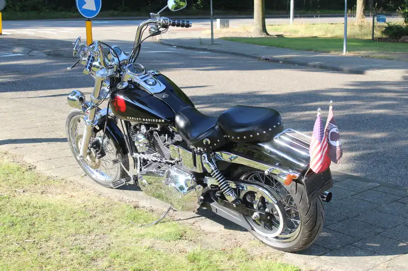 Harley-Davidson Dyna Wide Glide - foto 7