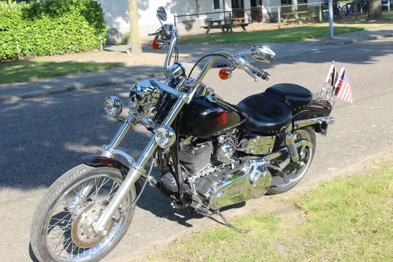 Harley-Davidson Dyna Wide Glide - foto 6