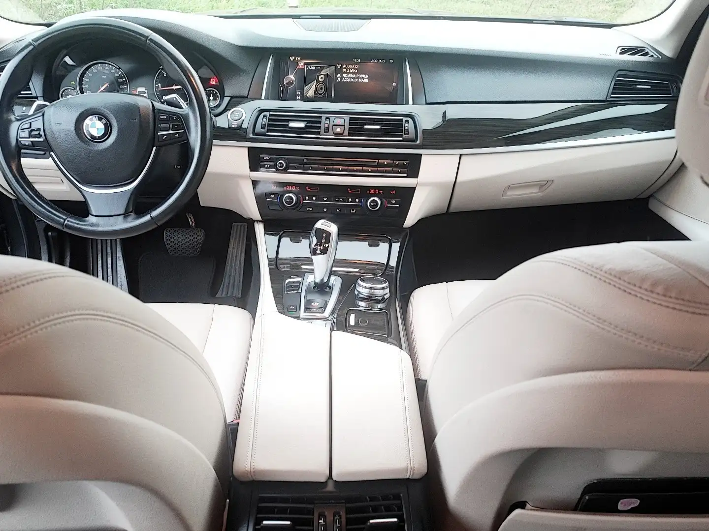 BMW 520 520d xdrive Luxury 190cv auto Zwart - 2