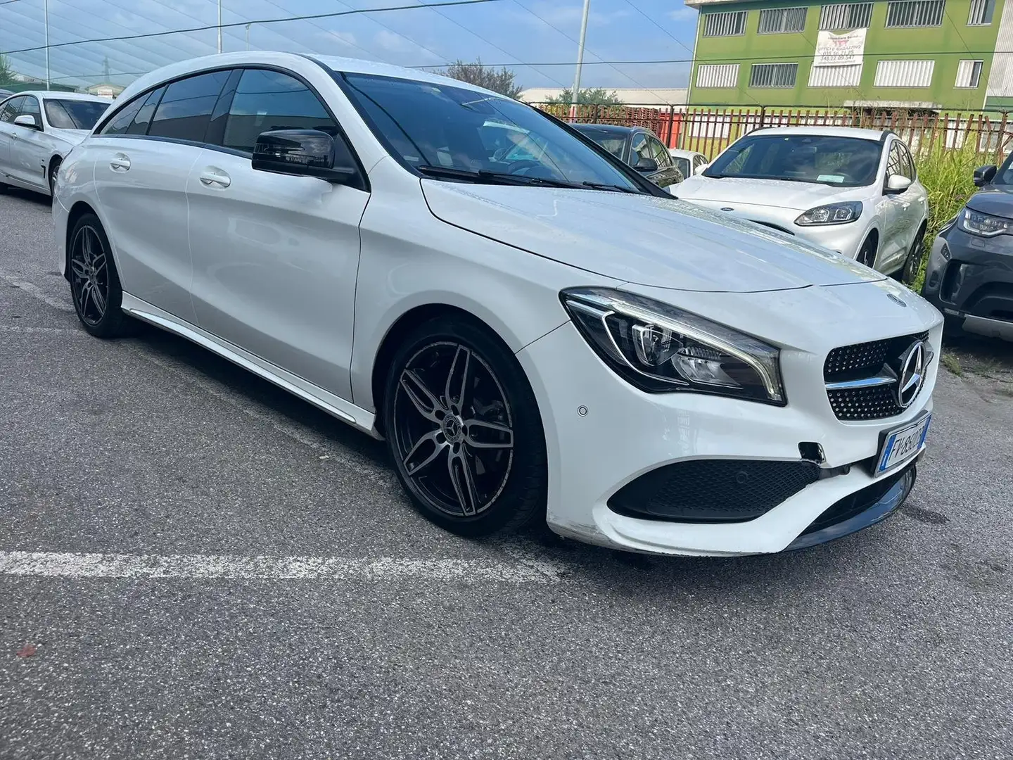 Mercedes-Benz CLA 200 CLA Shooting Brake d Premium 4matic Bianco - 2