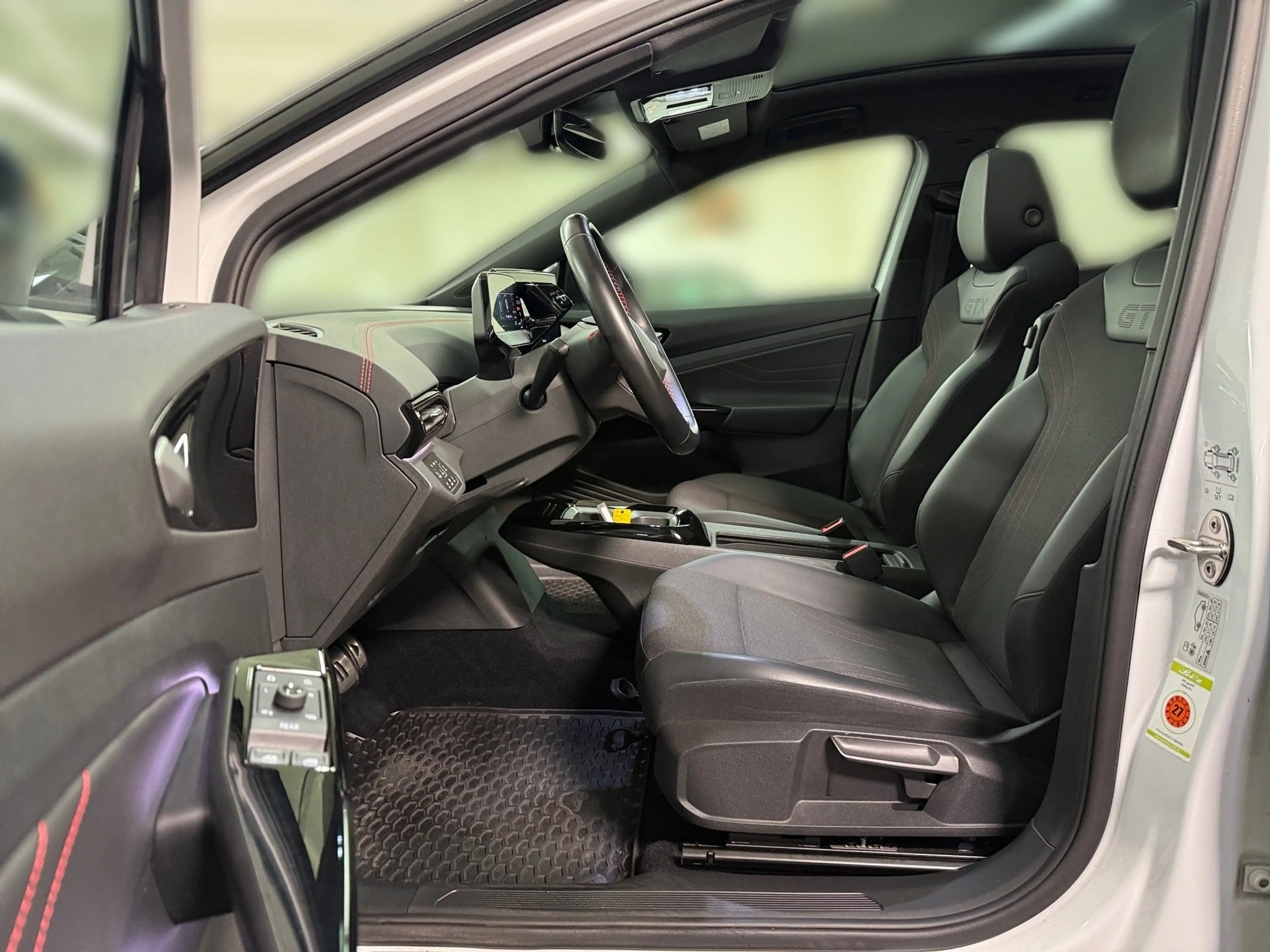 Volkswagen ID.5 4M GTX *AHK*MATRIX*PANO*KAMERA*NAVI* — photo 10