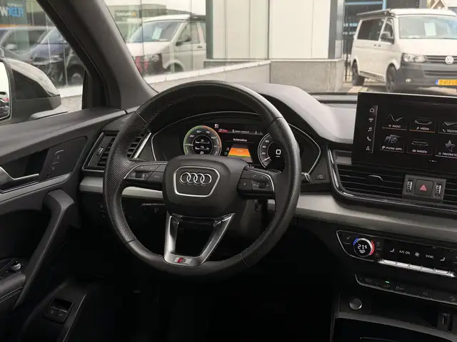 Audi Q5 view 24