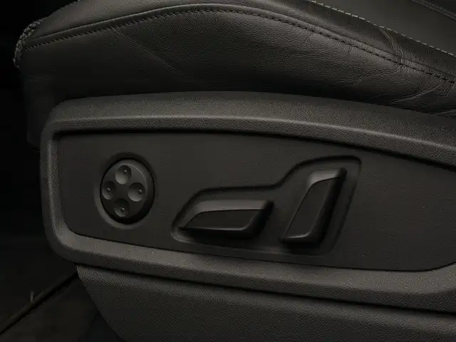 Audi Q5 view 5
