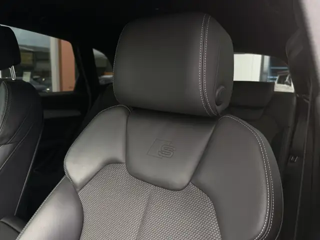 Audi Q5 view 9