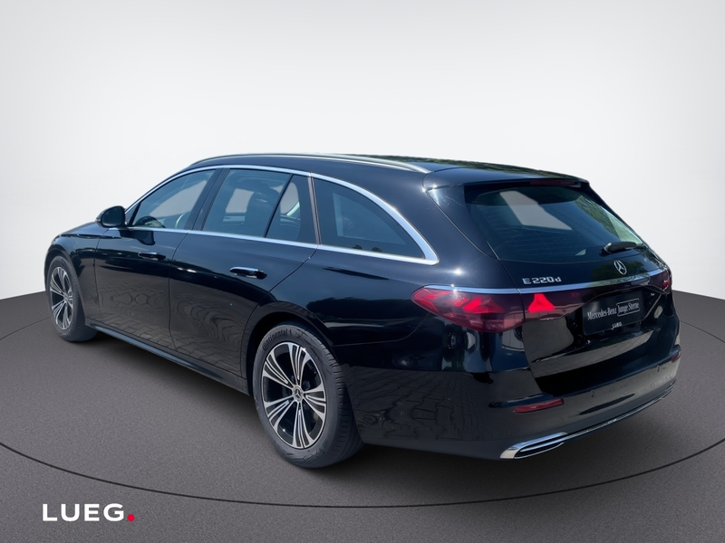 Mercedes-Benz E 220 d T-Modell Airpanel Perf SpurW ACC AHK AUT — photo 4