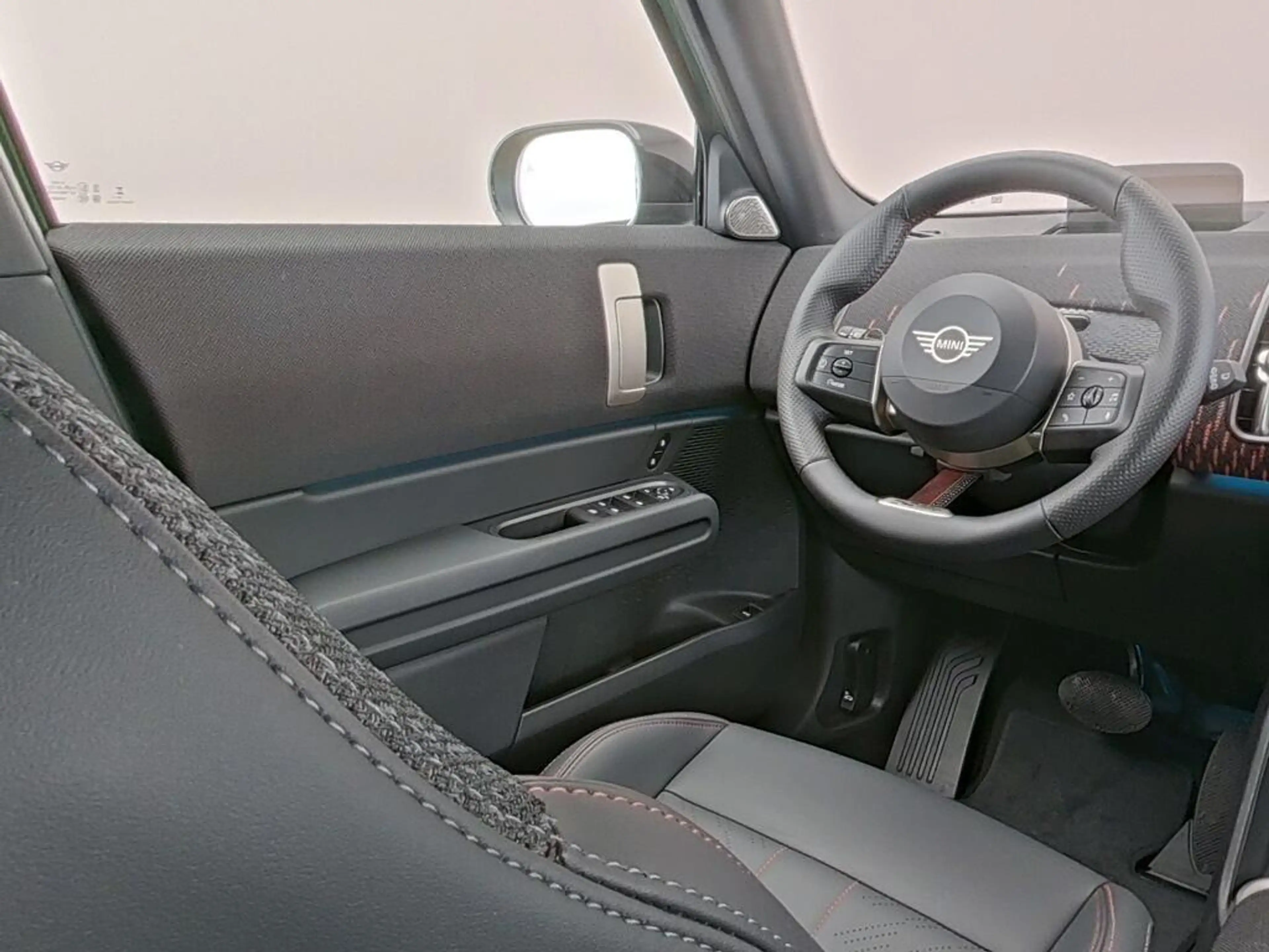 MINI John Cooper Works Countryman E XL 66.5 kWh — photo 4