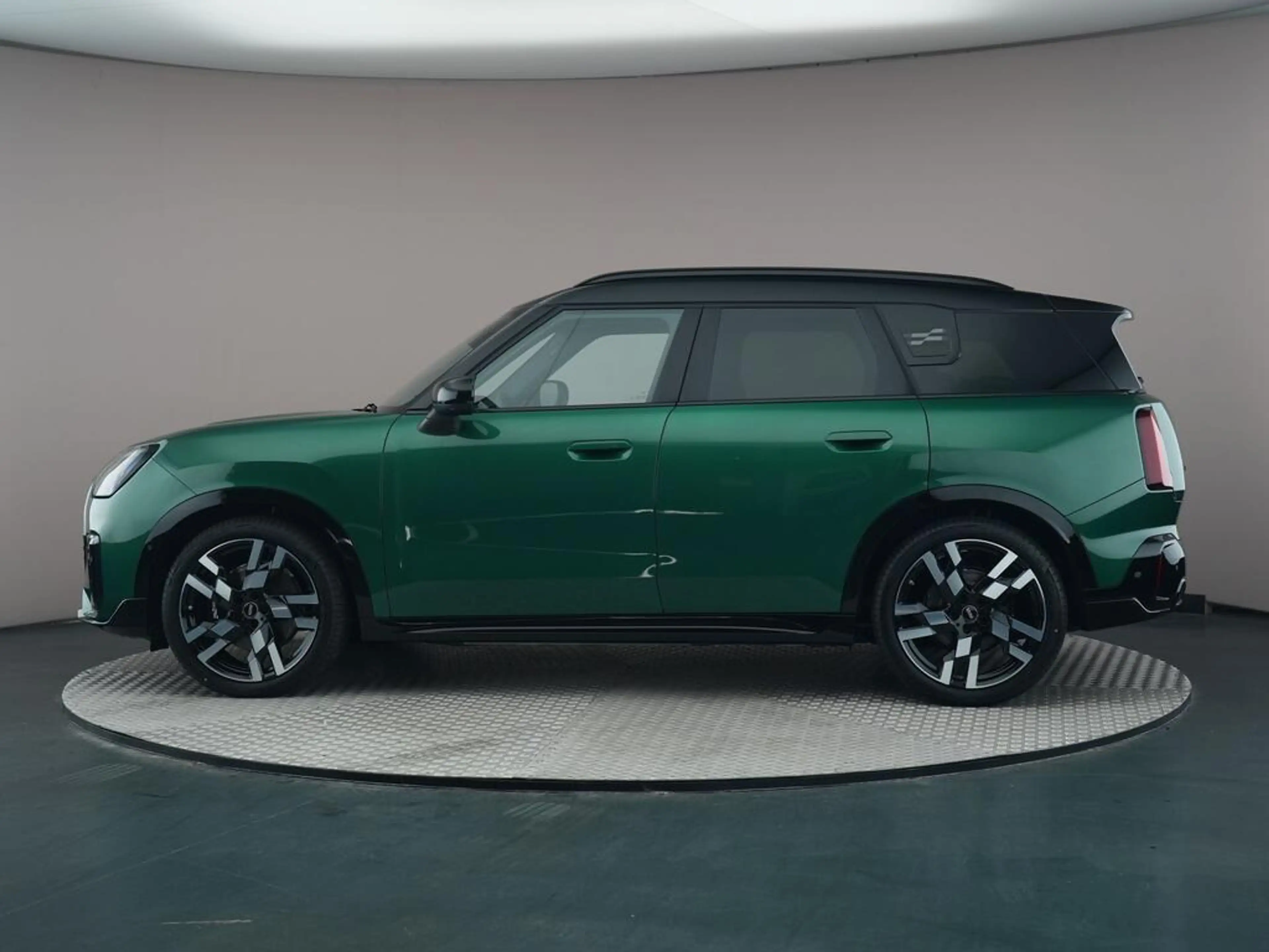 MINI John Cooper Works Countryman E XL 66.5 kWh — photo 7