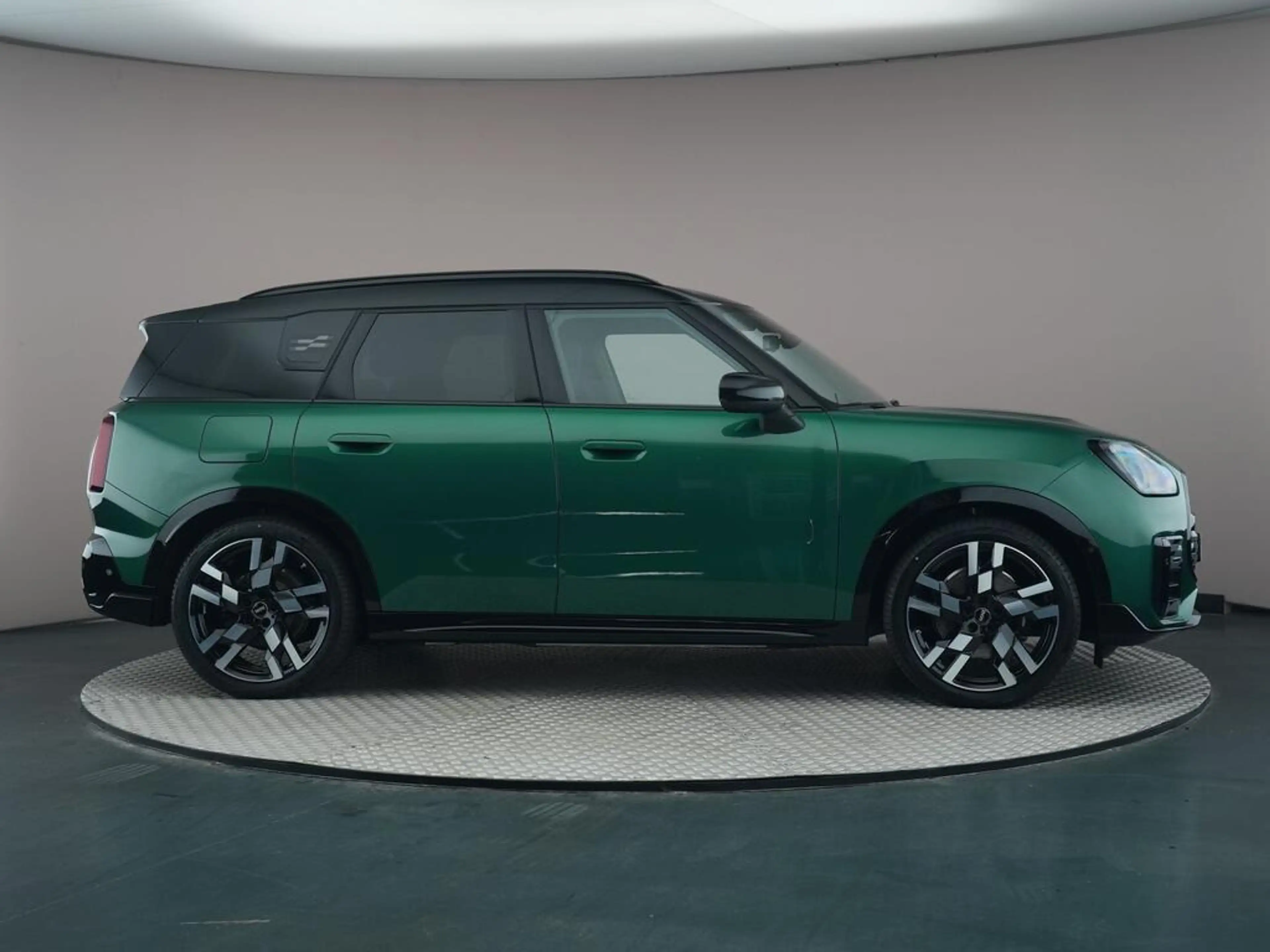 MINI John Cooper Works Countryman E XL 66.5 kWh — photo 8