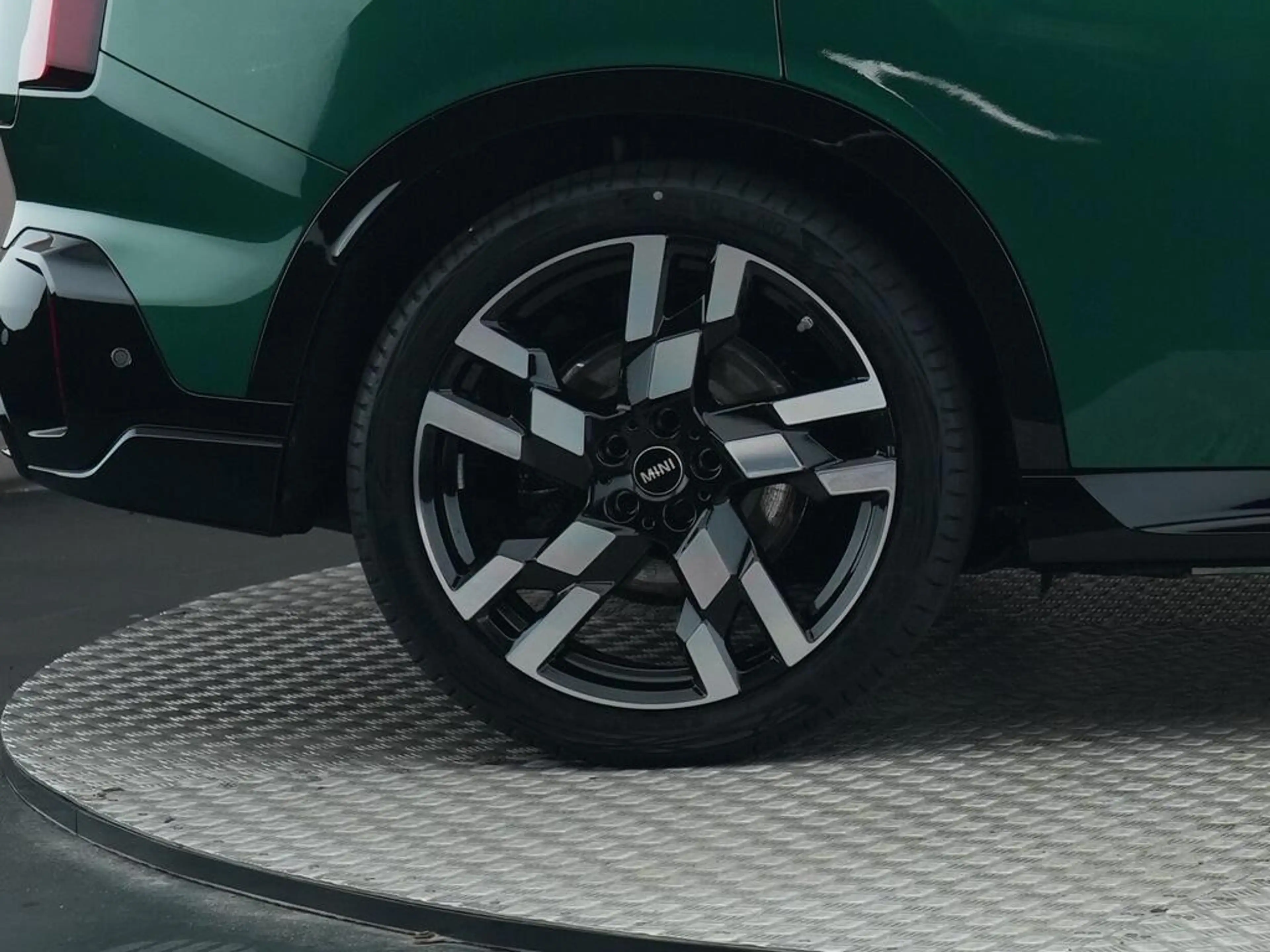 MINI John Cooper Works Countryman E XL 66.5 kWh — photo 15
