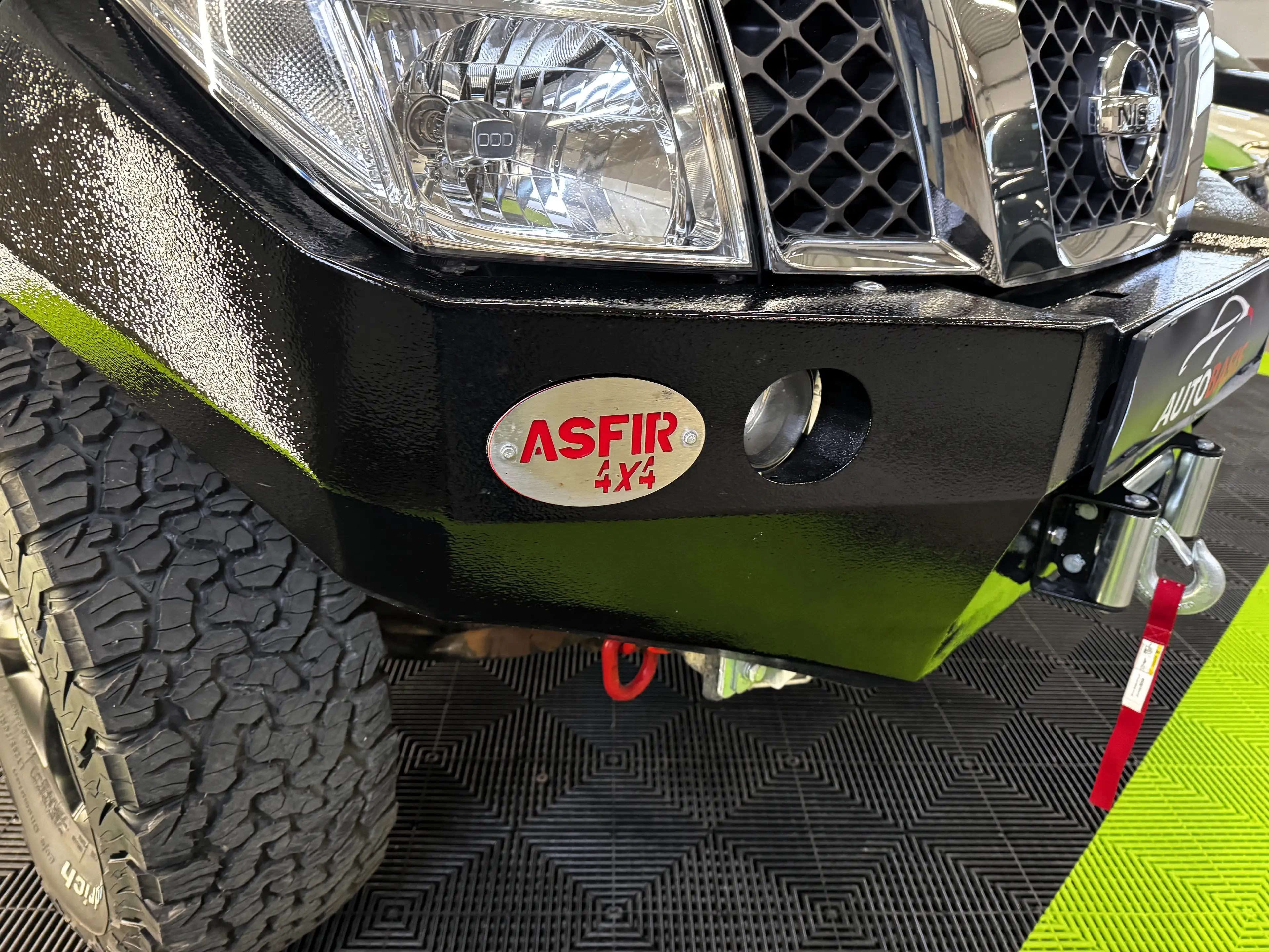 Nissan Navara Double Cab 2.5 4X4 Offroad/Typisiert/Leder/Navi — photo 6