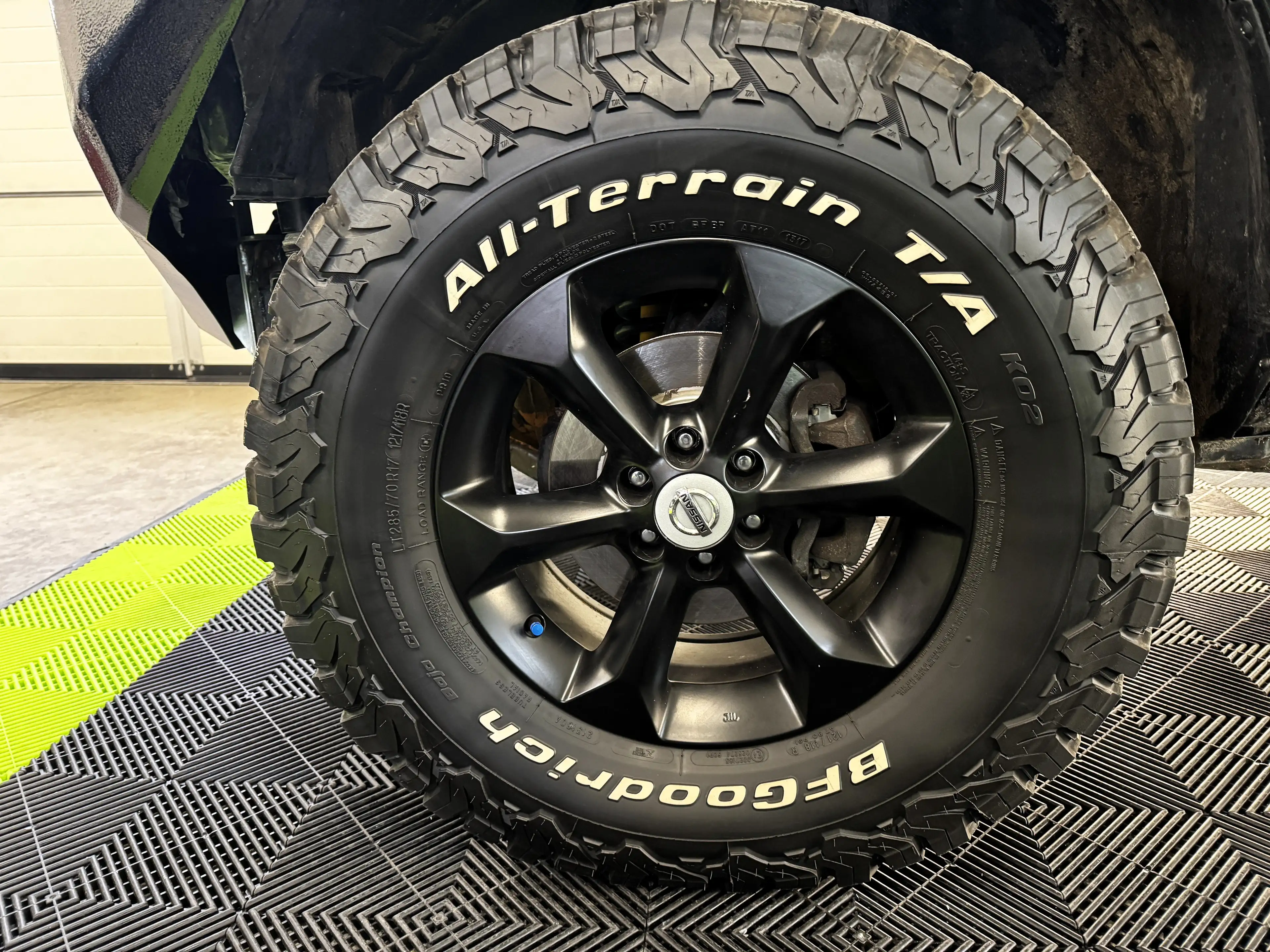 Nissan Navara Double Cab 2.5 4X4 Offroad/Typisiert/Leder/Navi — photo 3
