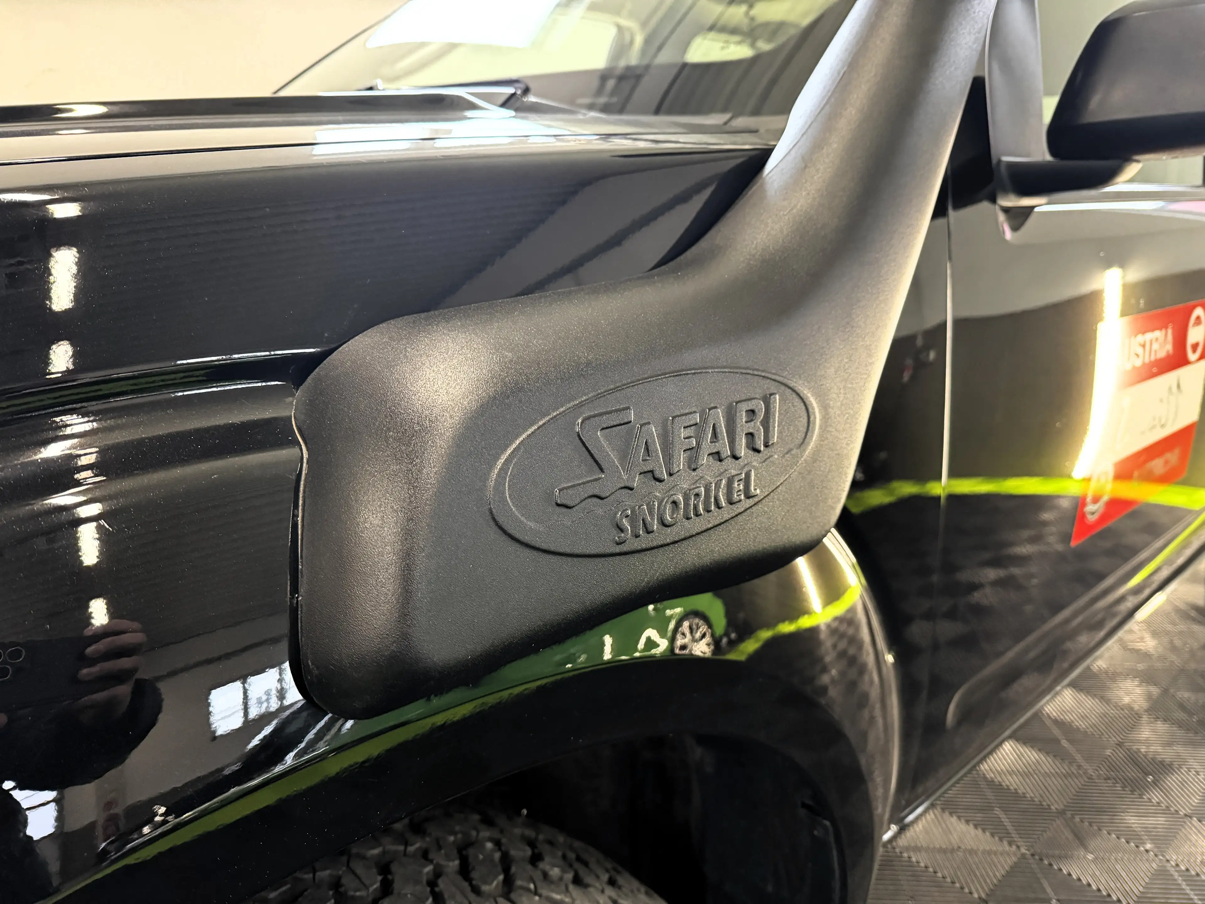 Nissan Navara Double Cab 2.5 4X4 Offroad/Typisiert/Leder/Navi — photo 4