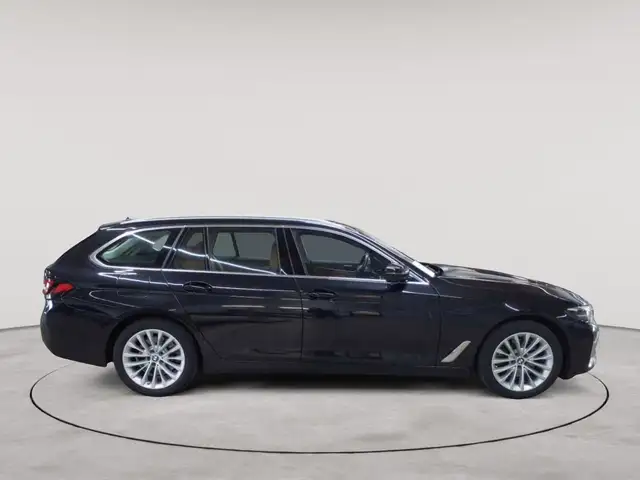 BMW 5 Series view 3