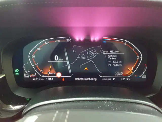BMW 5 Series view 11