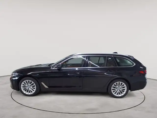 BMW 5 Series view 6