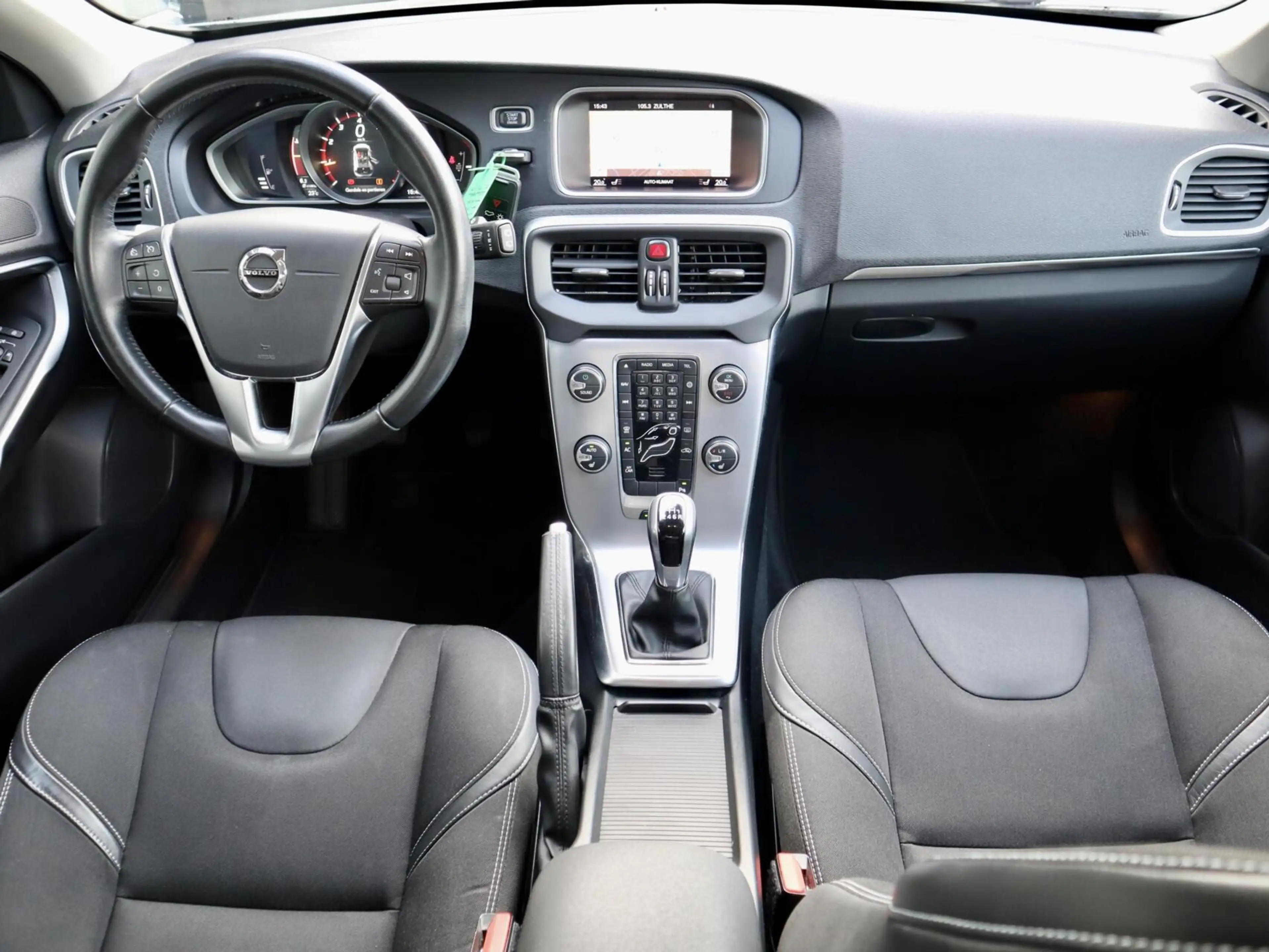 Volvo V40 2.0 T2 Nordic+, Standkachel, Stoelverwarming — photo 8