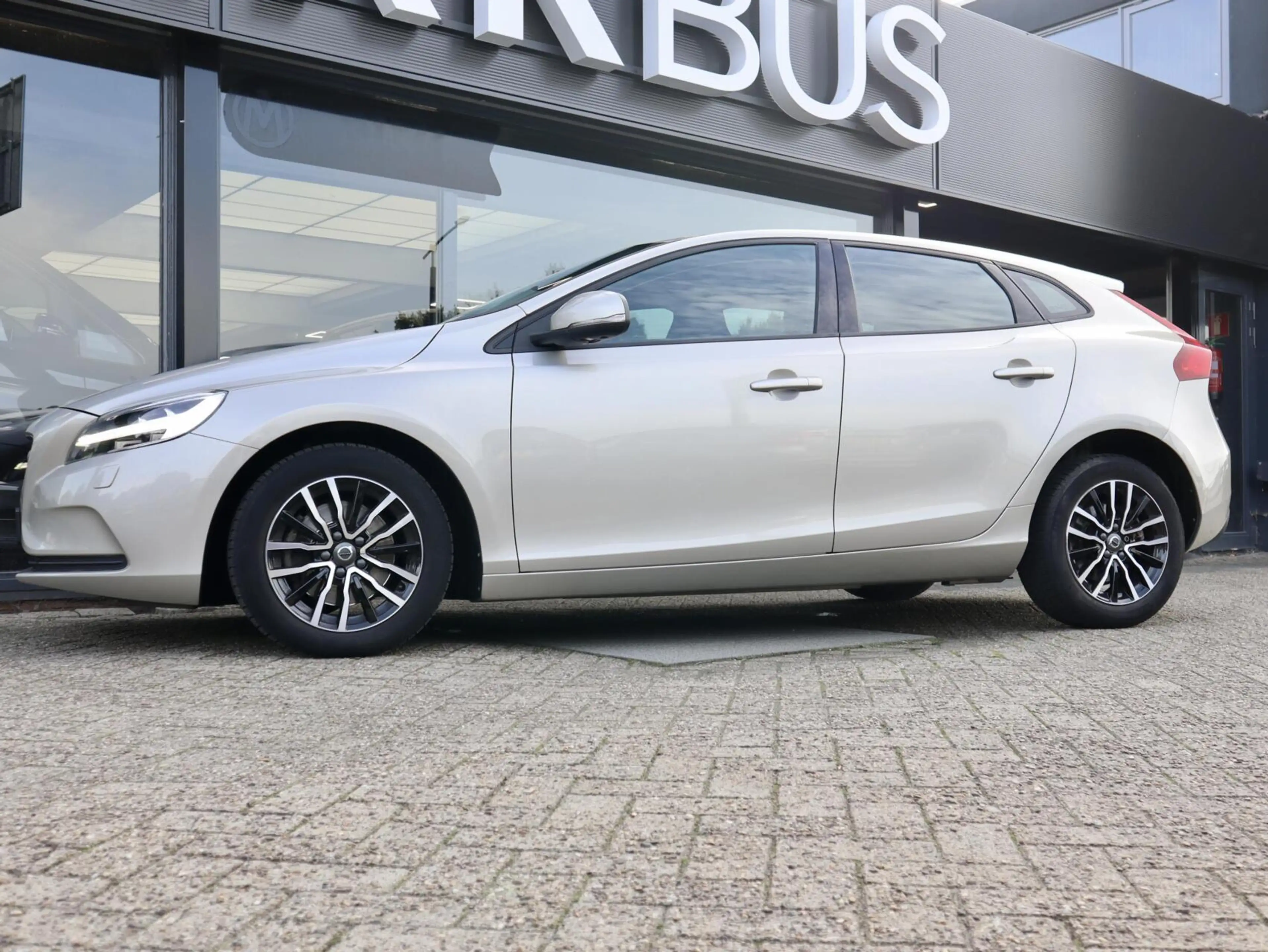 Volvo V40 2.0 T2 Nordic+, Standkachel, Stoelverwarming — photo 15
