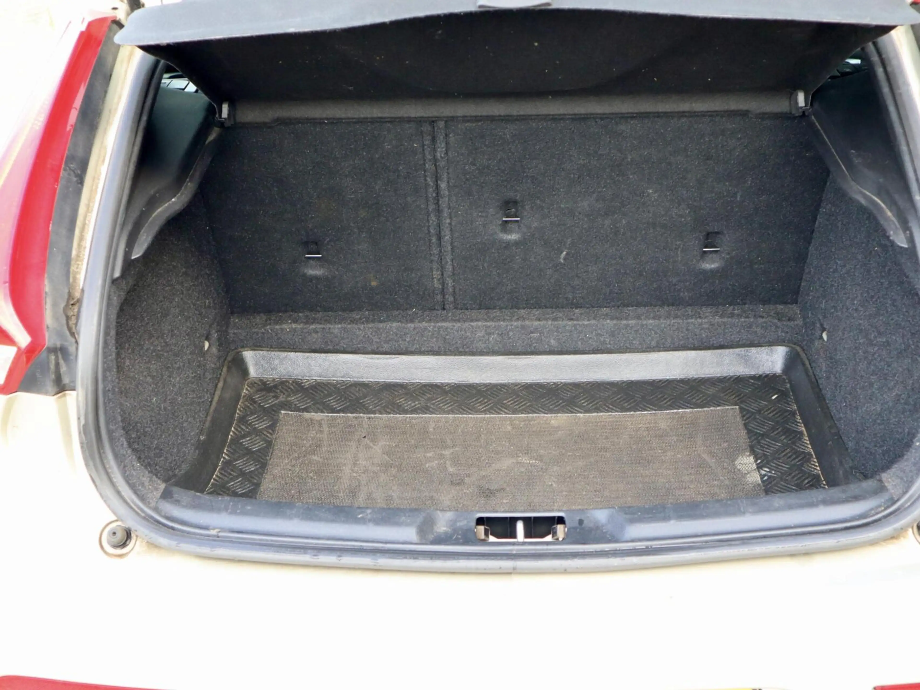 Volvo V40 2.0 T2 Nordic+, Standkachel, Stoelverwarming — photo 13