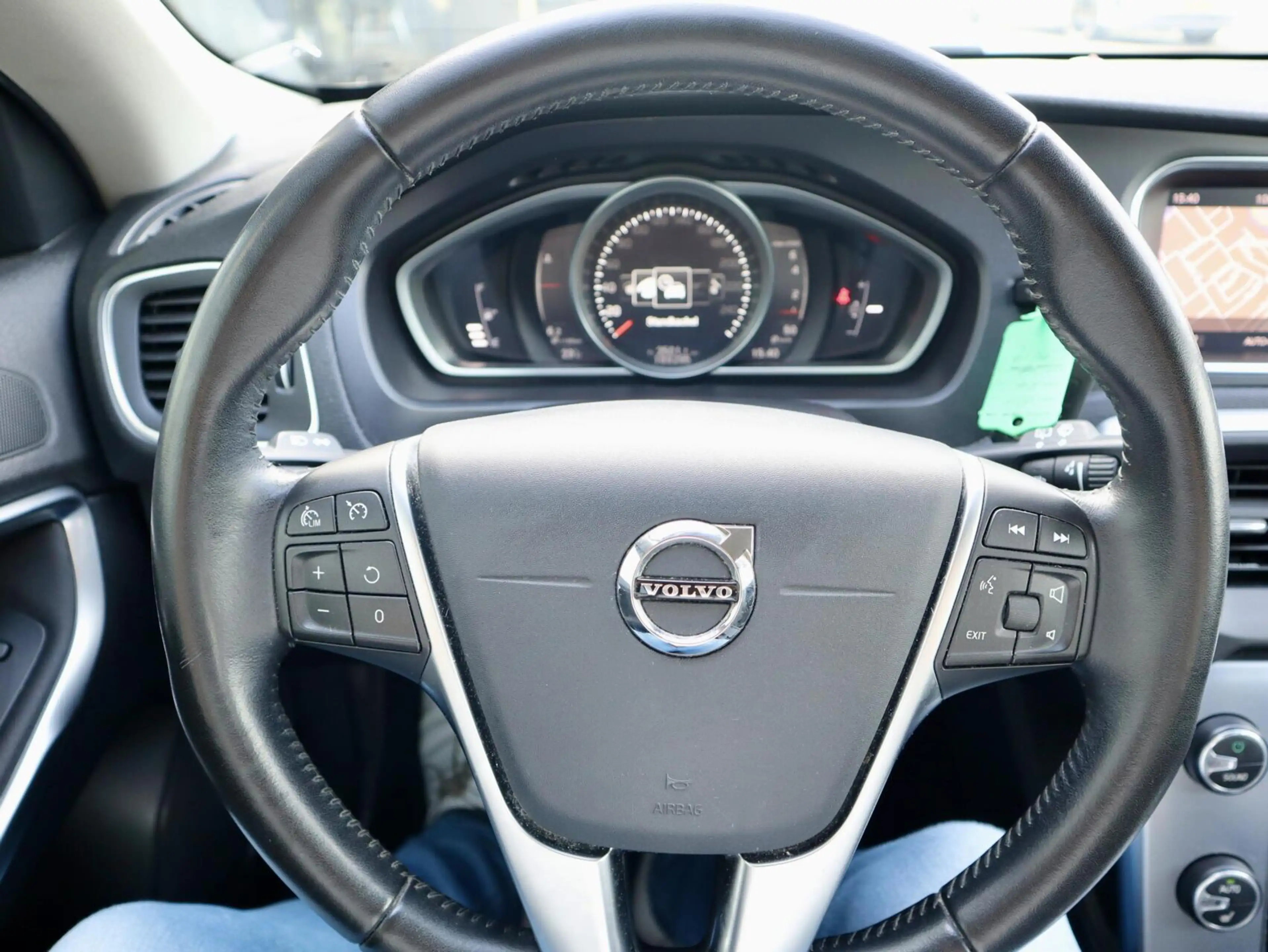 Volvo V40 2.0 T2 Nordic+, Standkachel, Stoelverwarming — photo 9
