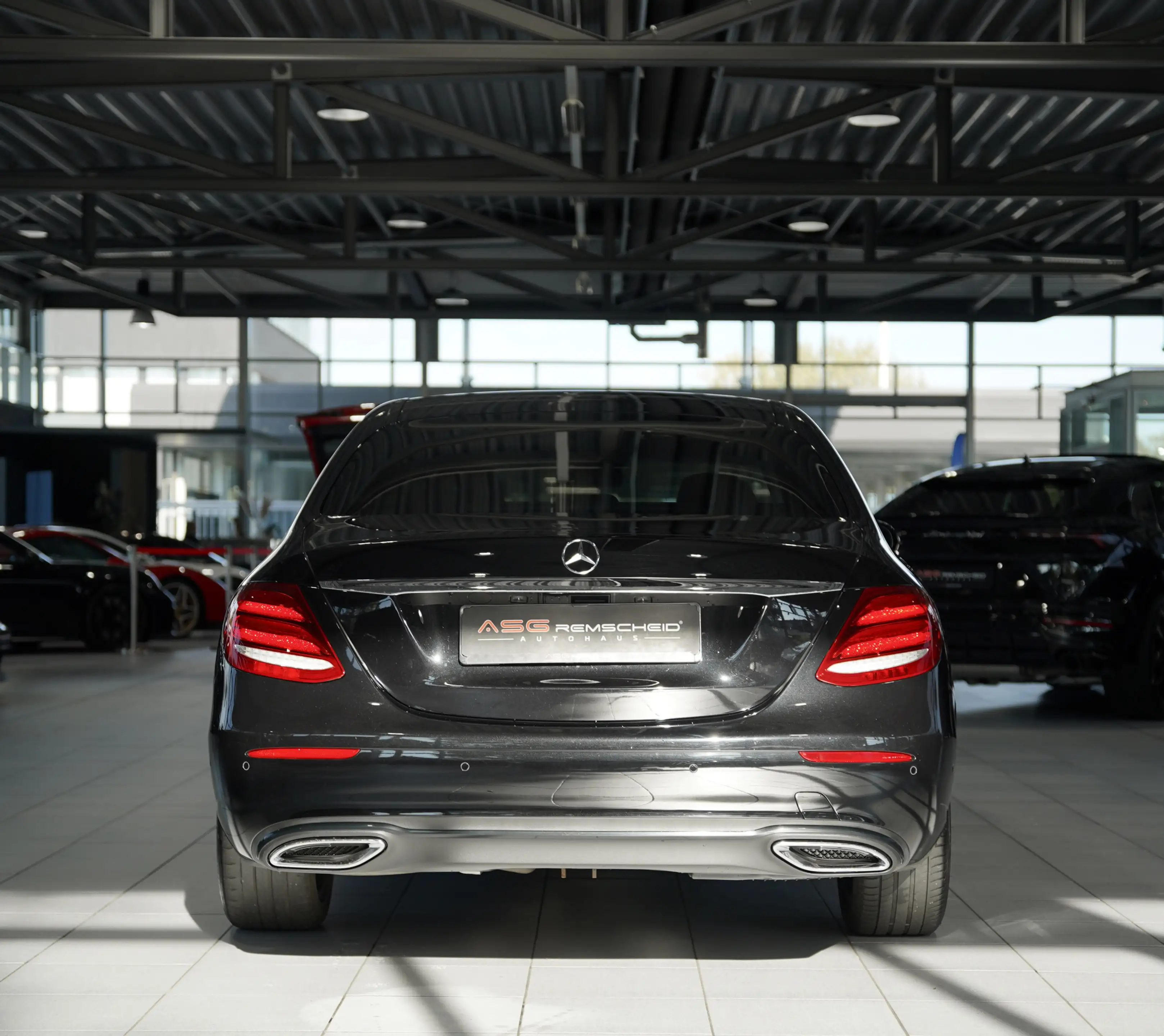 Mercedes-Benz E 220 d Limousine Avantgarde *2.H *Wide*GSD*AHK — photo 9