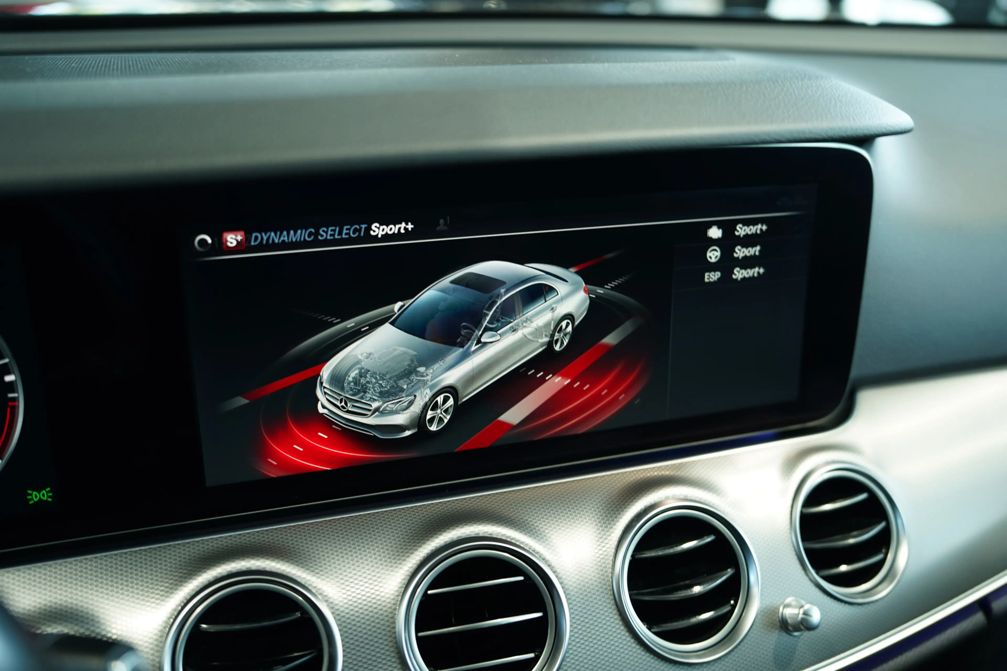 Mercedes-Benz E 220 d Limousine Avantgarde *2.H *Wide*GSD*AHK — photo 29