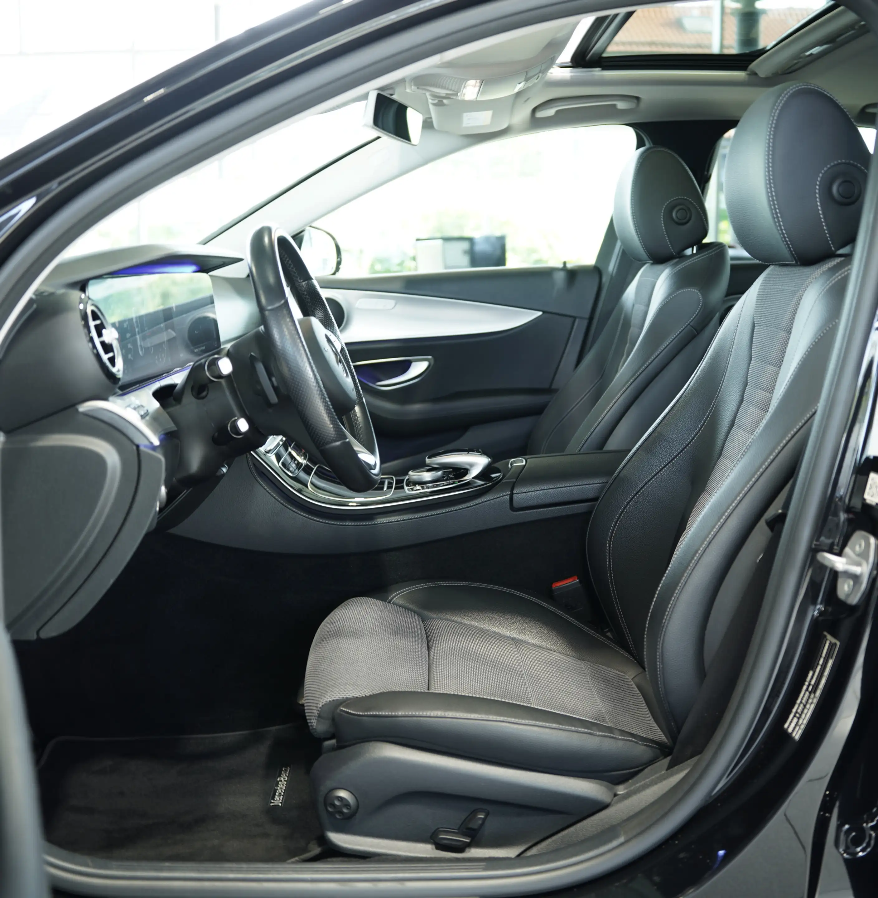 Mercedes-Benz E 220 d Limousine Avantgarde *2.H *Wide*GSD*AHK — photo 18
