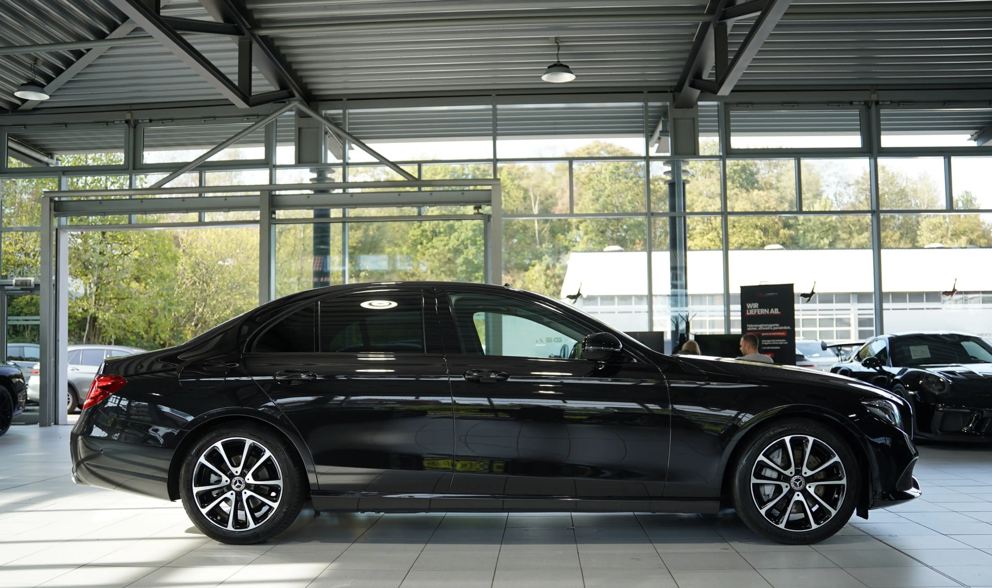 Mercedes-Benz E 220 d Limousine Avantgarde *2.H *Wide*GSD*AHK — photo 6