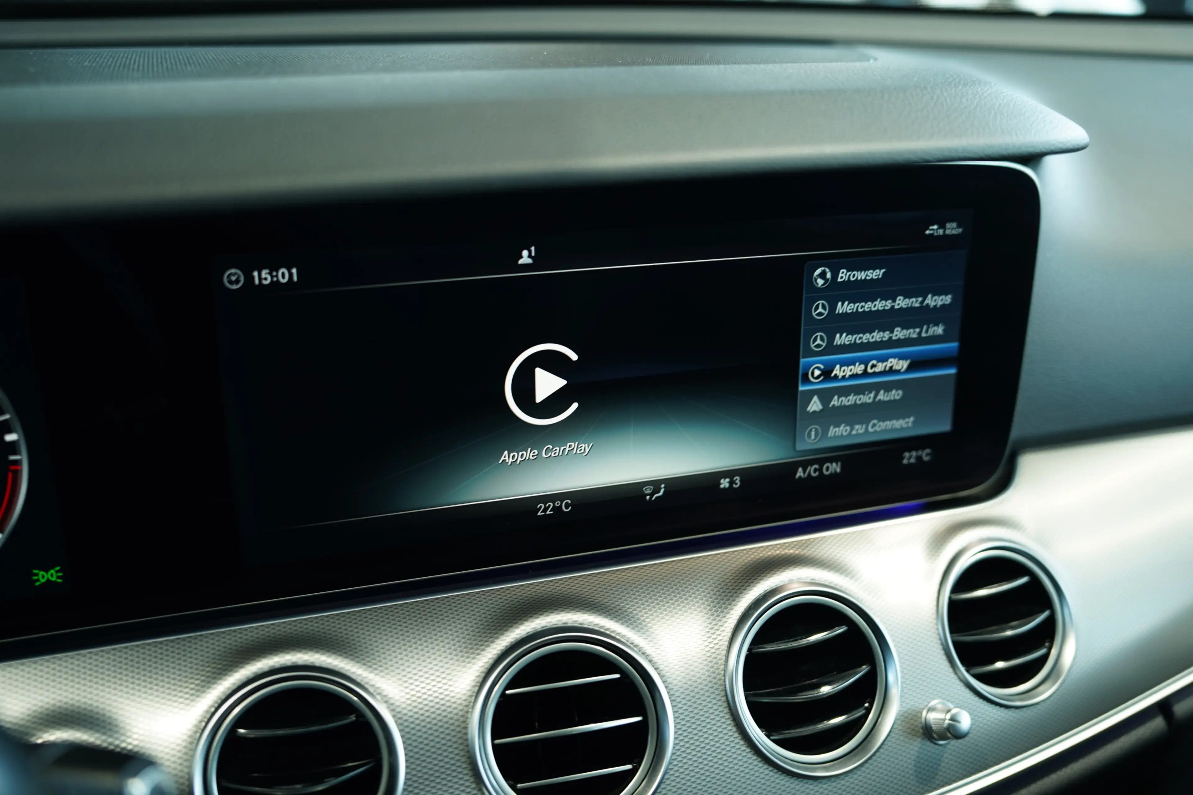 Mercedes-Benz E 220 d Limousine Avantgarde *2.H *Wide*GSD*AHK — photo 28