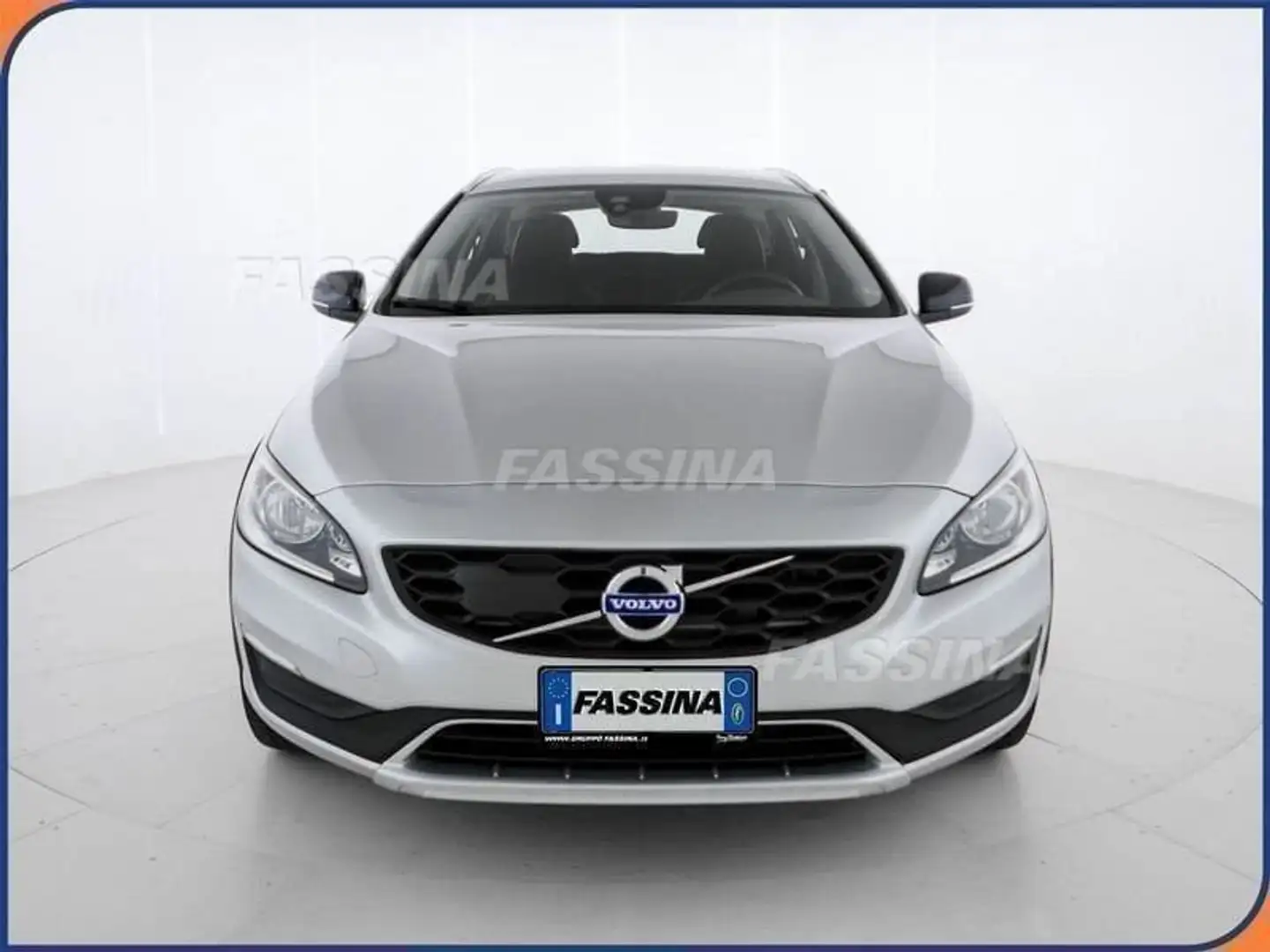Volvo V60 Cross Country D4 AWD Geartronic Business Plus Ezüst - 2
