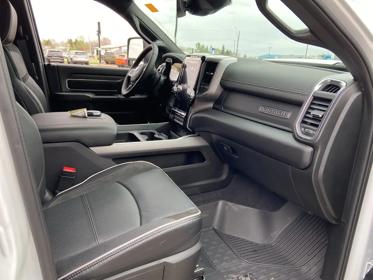 RAM 3500 снимка RAM 3500