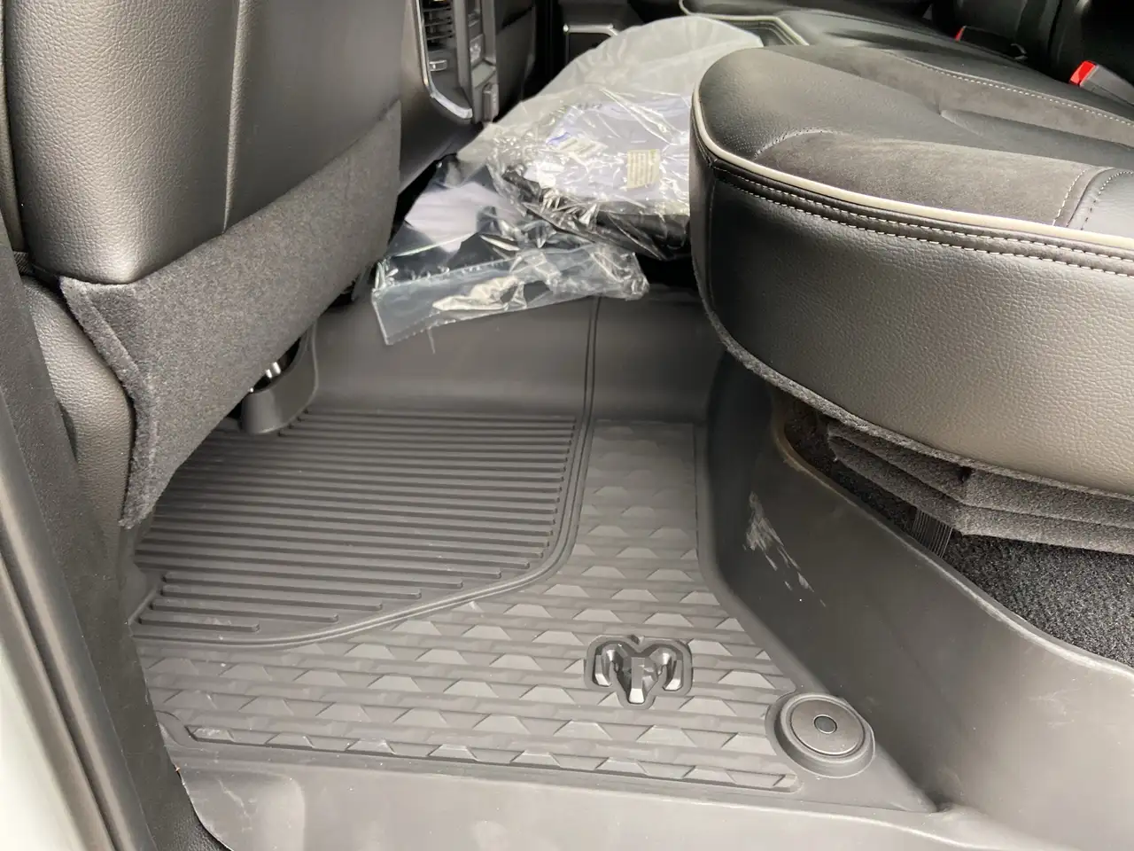 RAM 3500 снимка RAM 3500