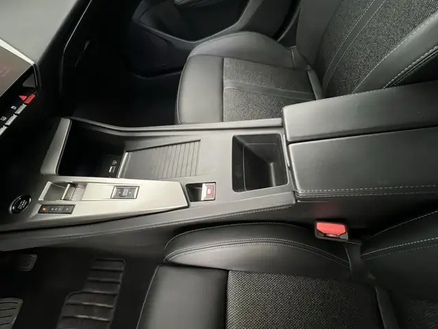 Peugeot 308 view 14