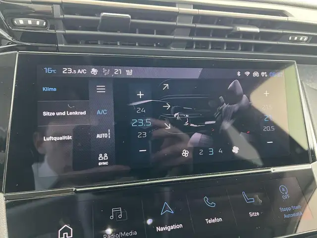 Peugeot 308 view 12