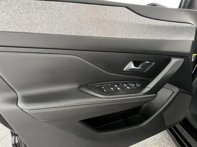 Peugeot 308 view 11