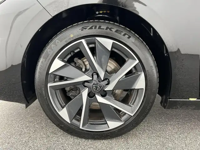 Peugeot 308 view 10