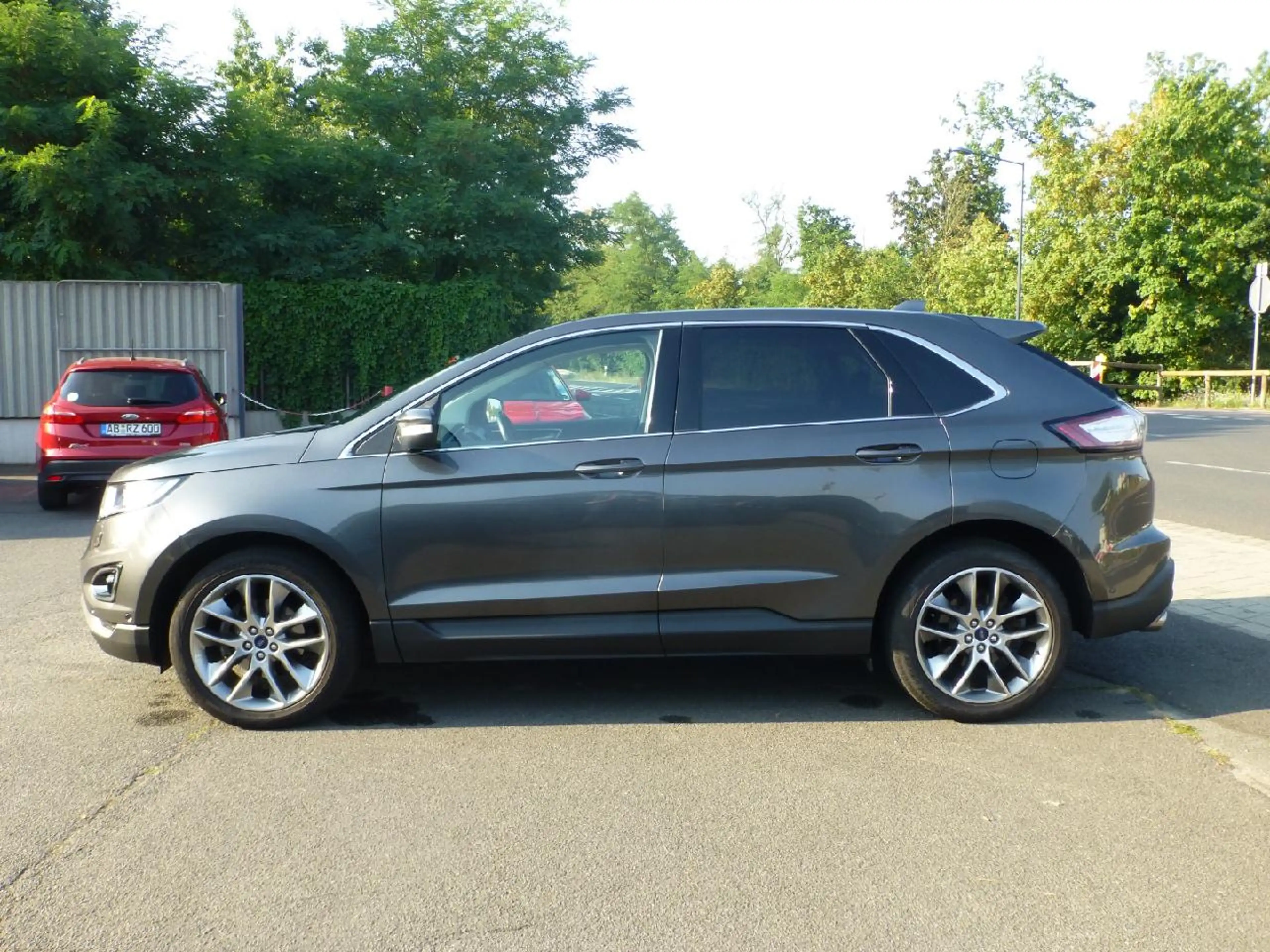 Ford Edge Titanium 4x4 — photo 4