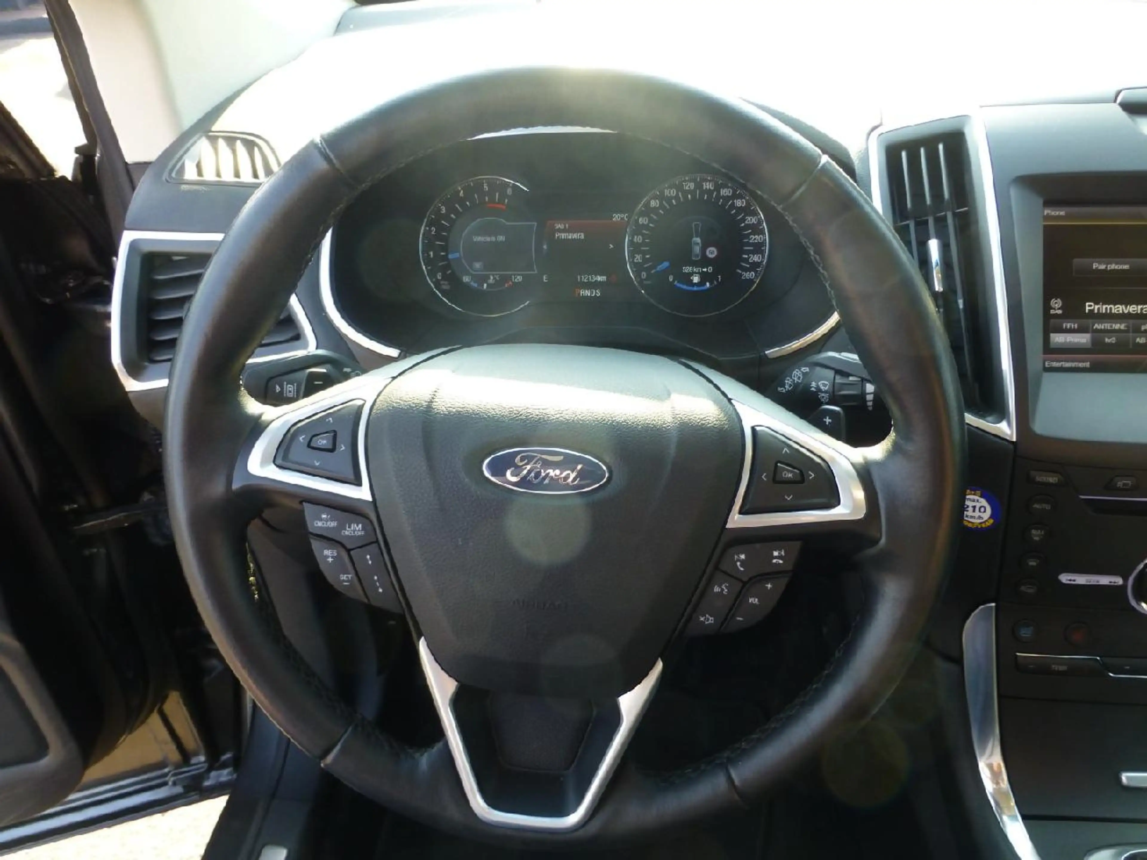 Ford Edge Titanium 4x4 — photo 9