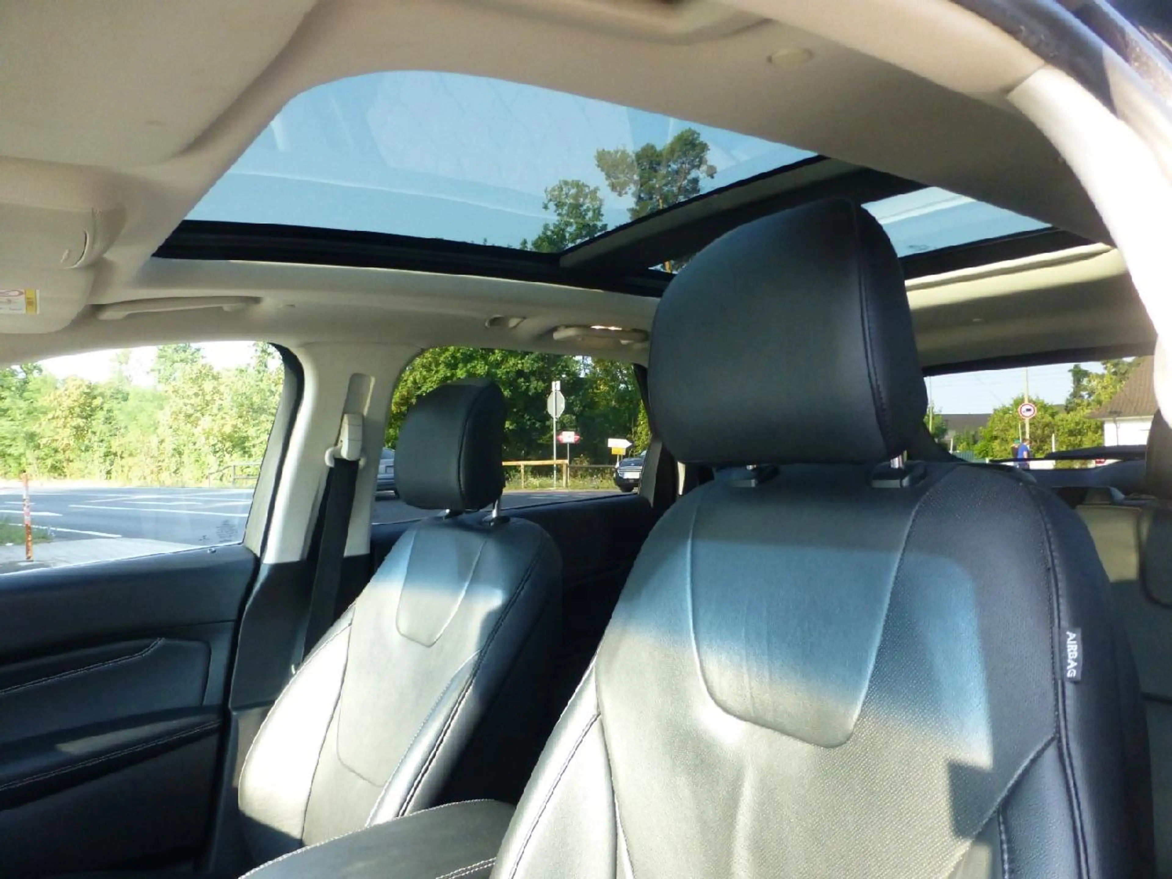 Ford Edge Titanium 4x4 — photo 11