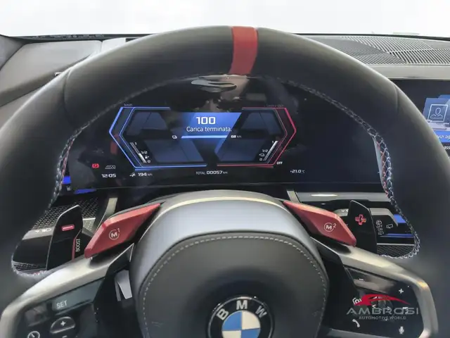 BMW M5 view 12