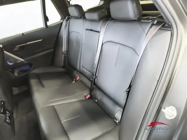 BMW M5 view 9