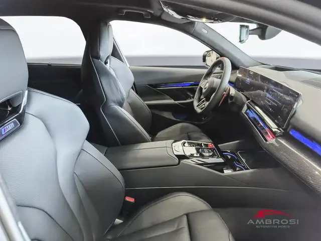 BMW M5 view 10