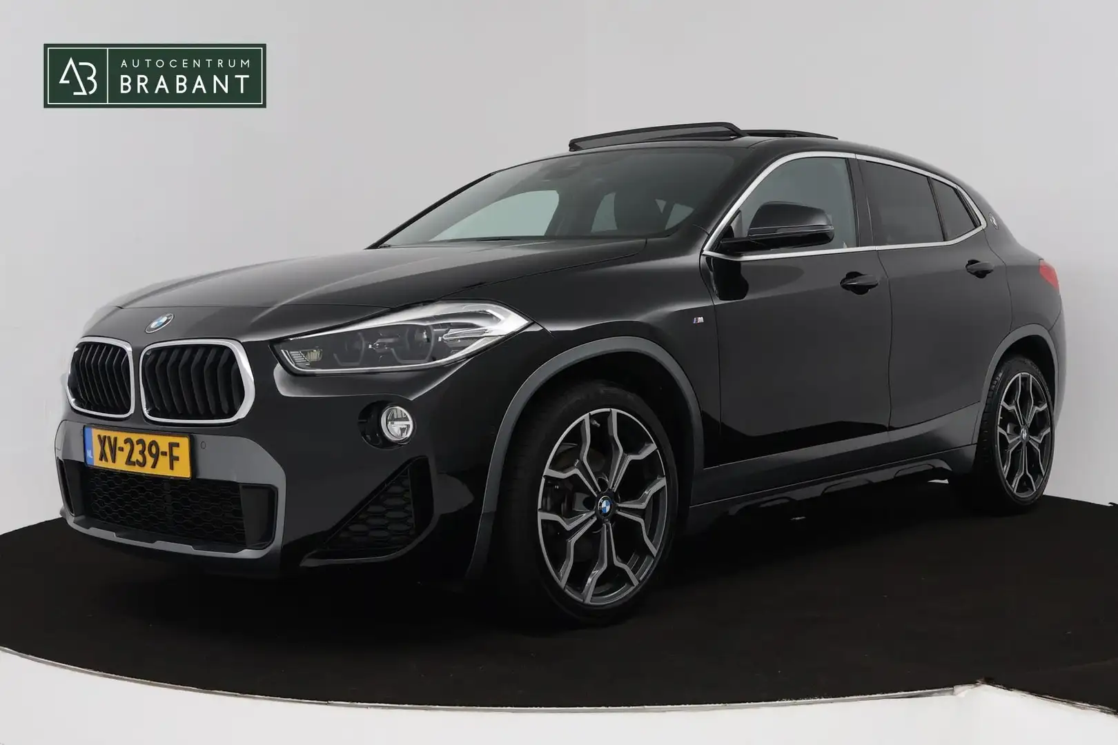 BMW X2 SDrive18i High Executive M-pakket X (NL-auto, Deal Zwart - 1