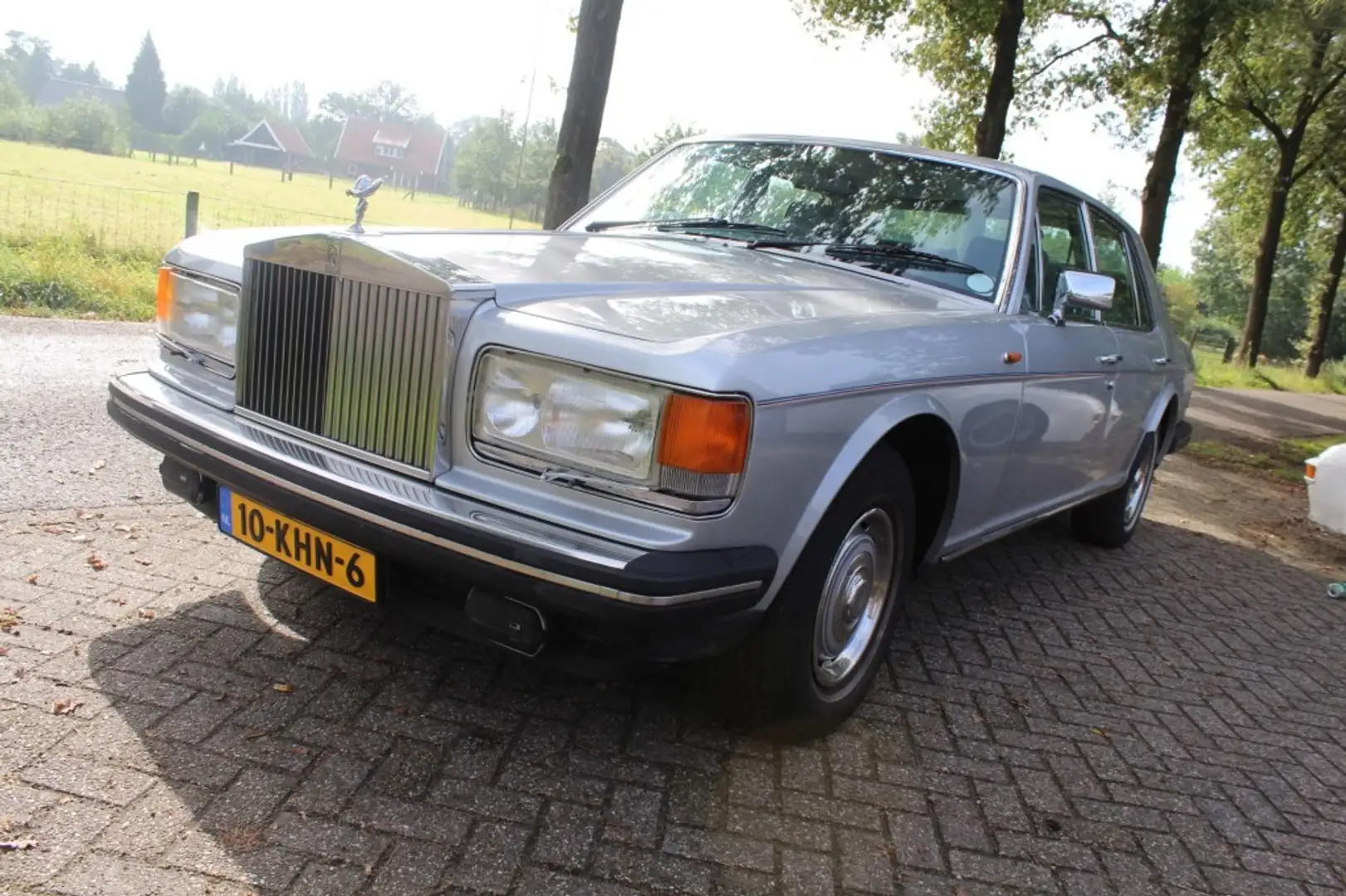 Rolls-Royce Silver Spirit - Šedá - 2