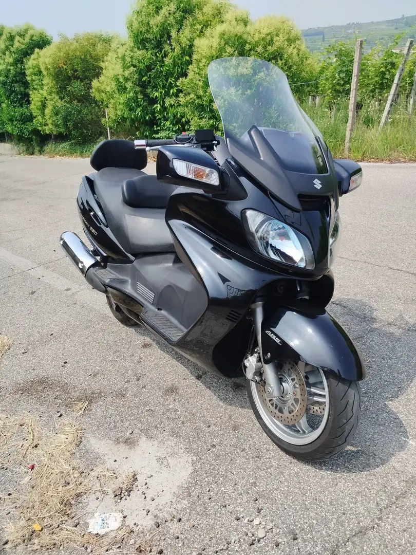 Suzuki Burgman 650 executive ABS Negru - 1