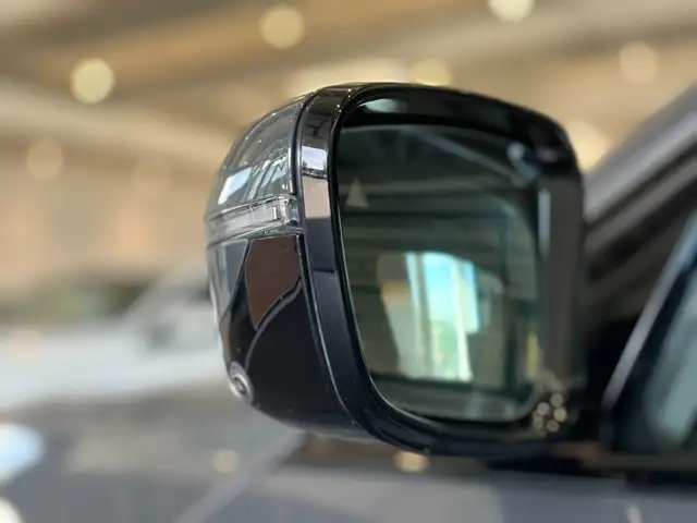 BMW 3 Series view 14