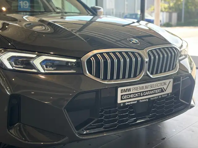 BMW 3 Series view 13