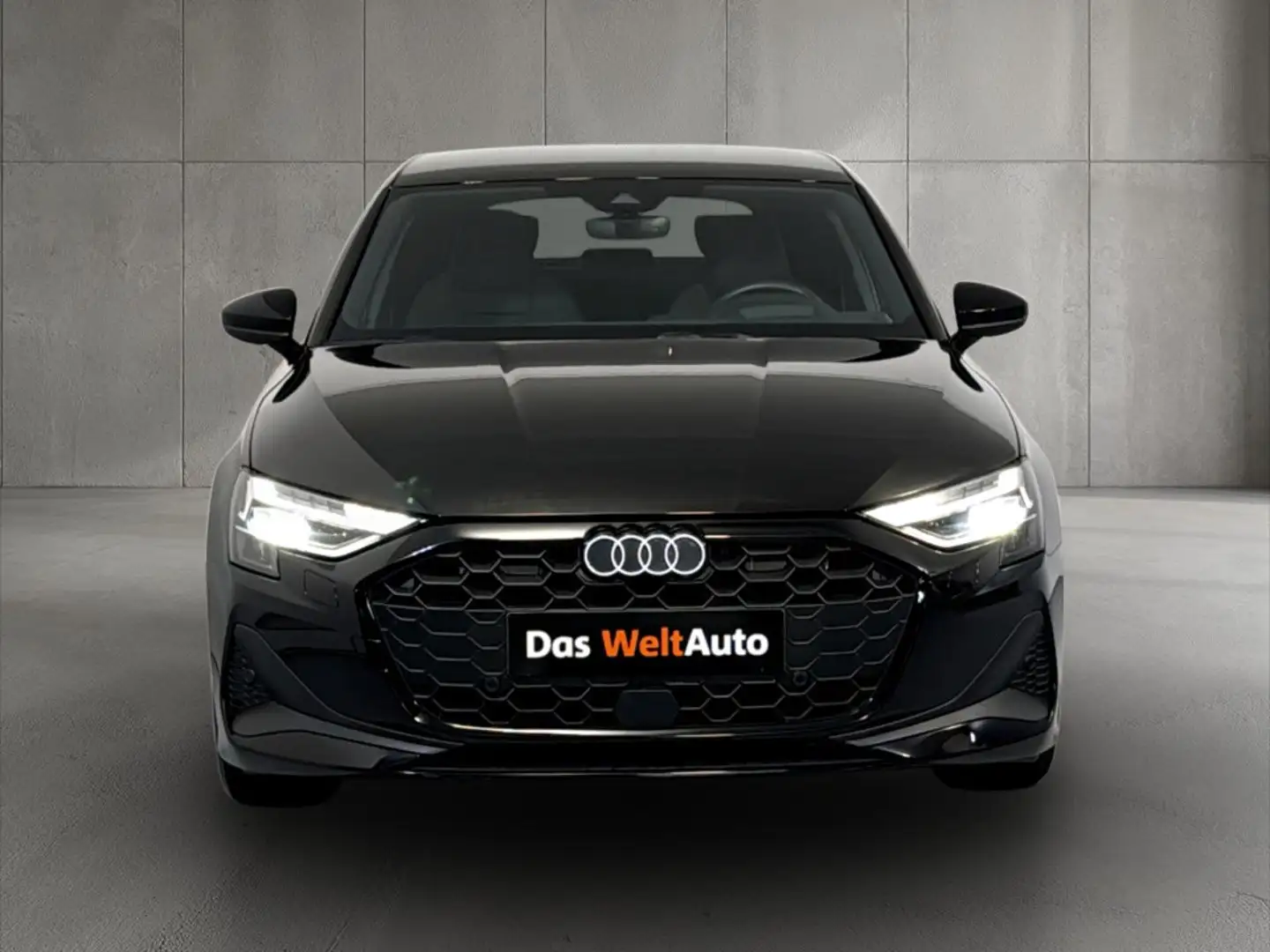 Audi A3 30 TFSI Schwarz - 2